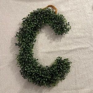 “C” Plastic Door Reef / Decoration